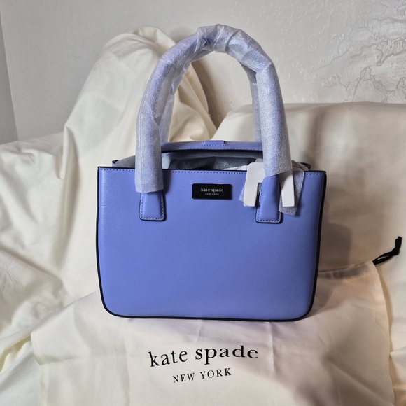 Kate Spade New York

Genie Blue Sam Icon Square Tote - Picture 4 of 14